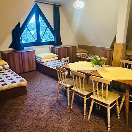 Miedzynarodowe Schronisko Mlodziezowe Ptsm Szarotka Hostel Zakopane Kültér fotó